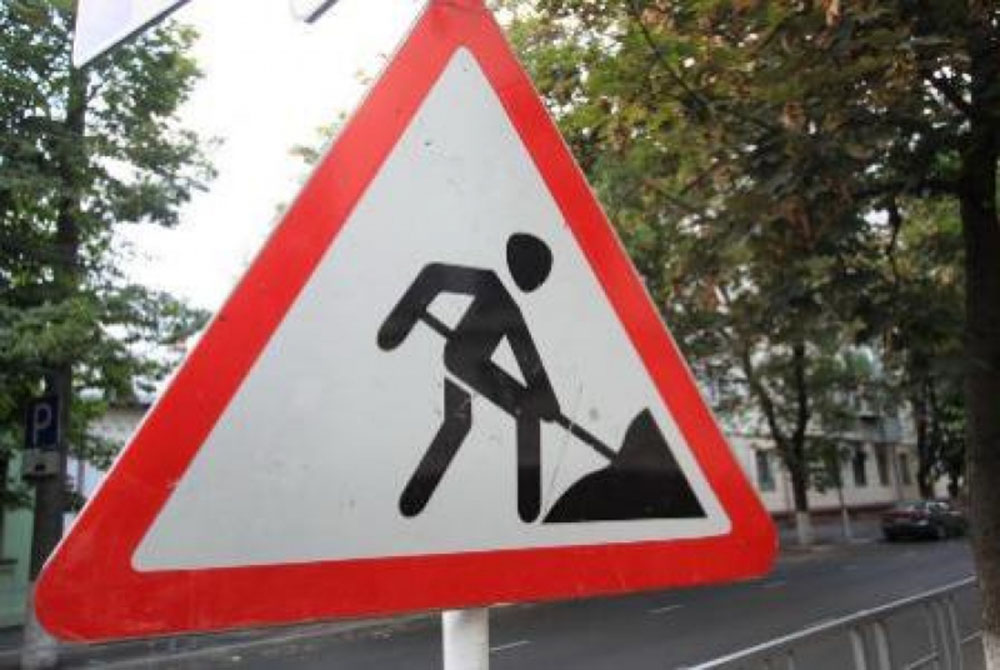 У частной школы отремонтировали пешеходную дорожку